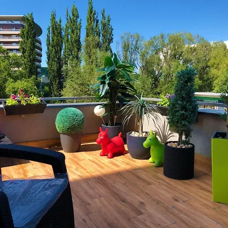 Relax And Terrace *